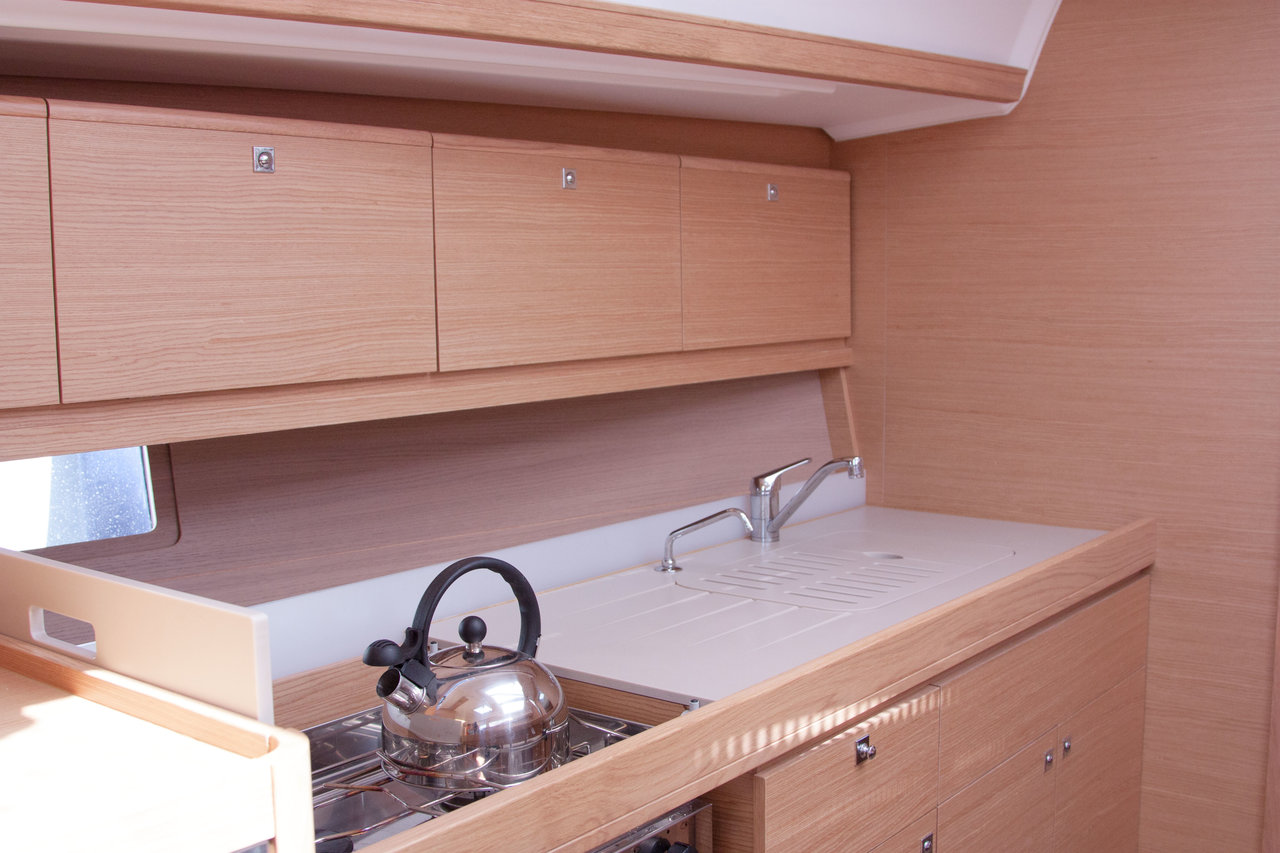 Dufour 382 GL — photo 7