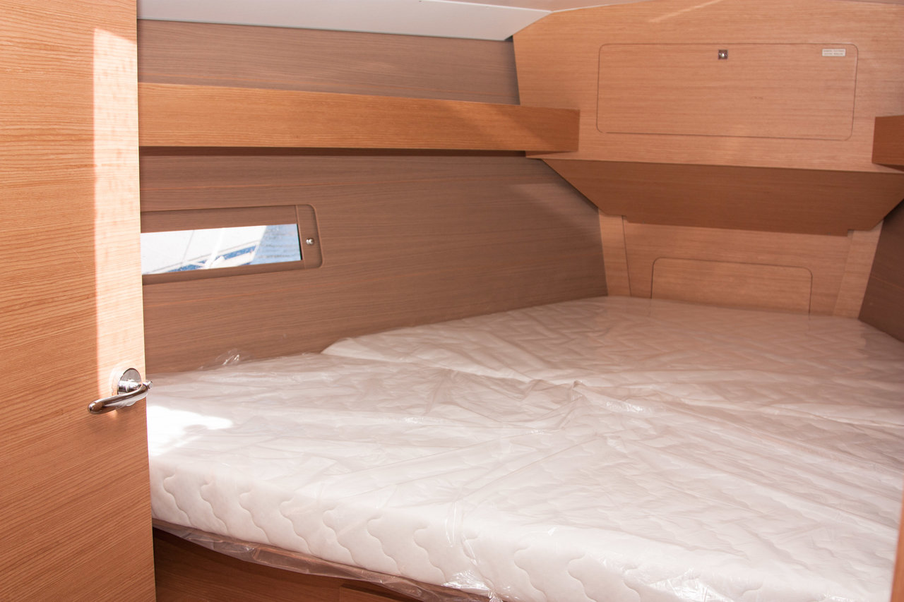 Dufour 382 GL — photo 11