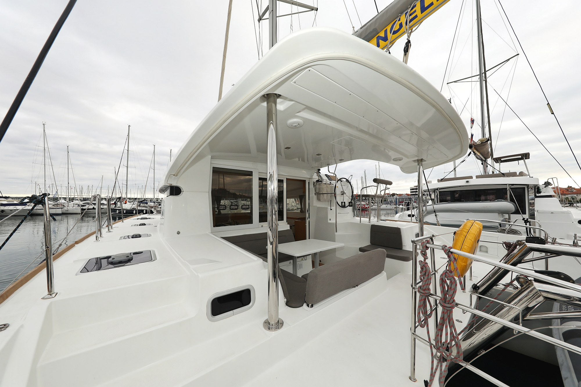 Lagoon 39 - 4 + 2 cab. — photo 3