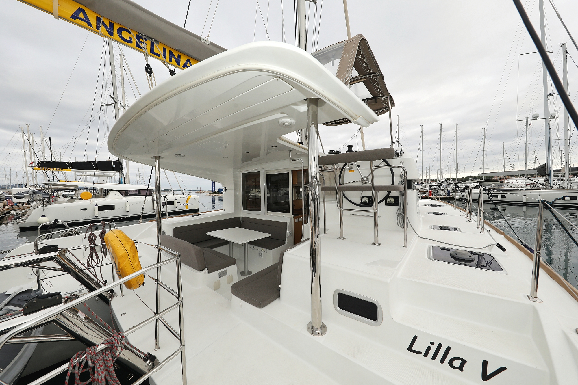Lagoon 39 - 4 + 2 cab. — photo 4