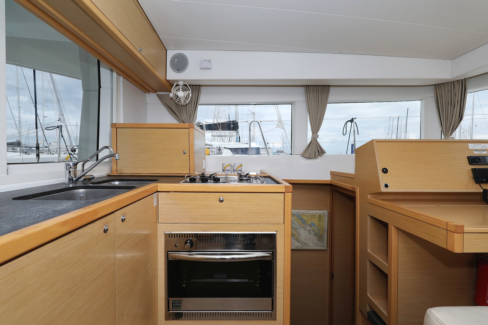 Lagoon 39 - 4 + 2 cab. — photo 20