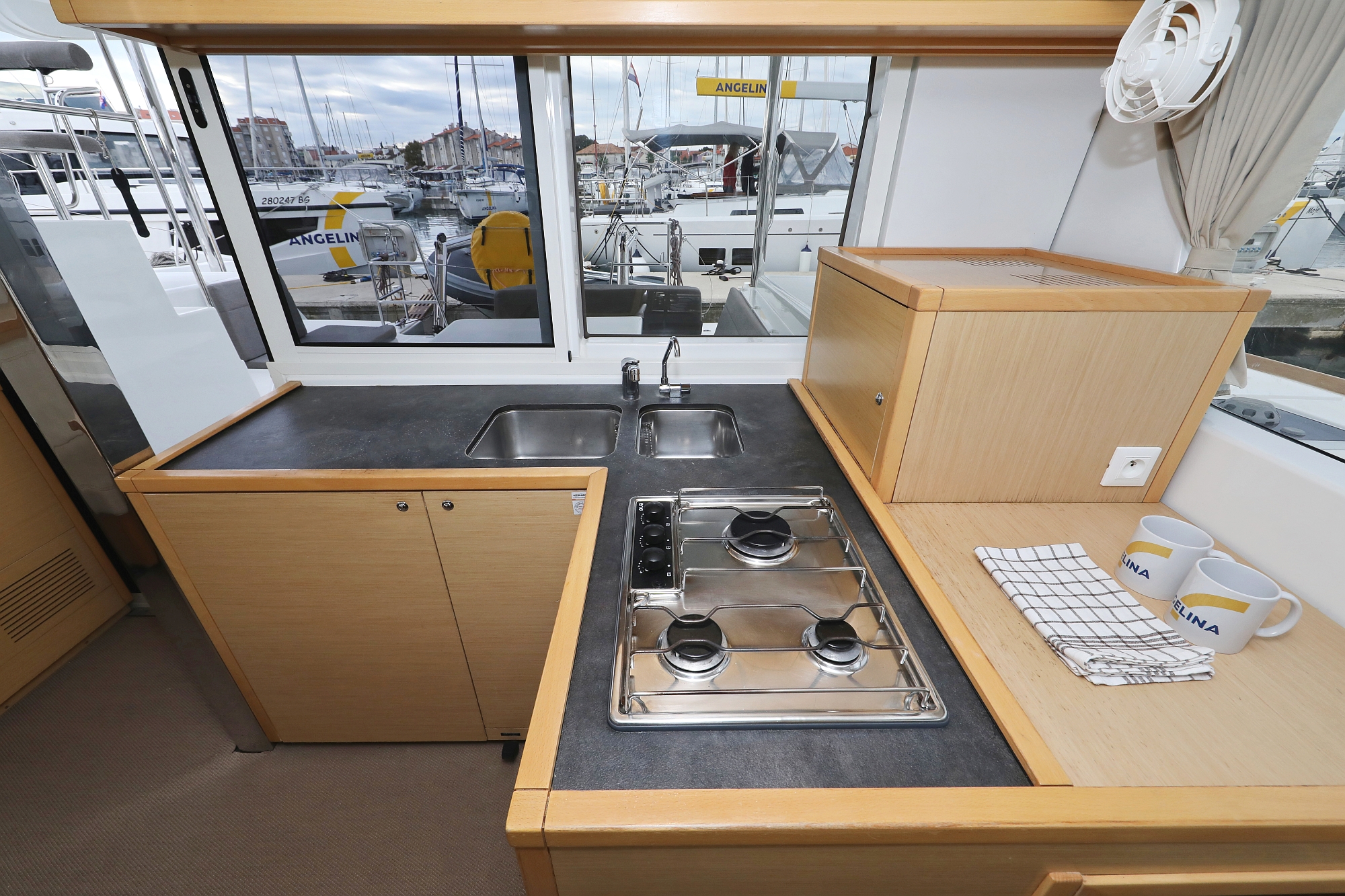 Lagoon 39 - 4 + 2 cab. — photo 21