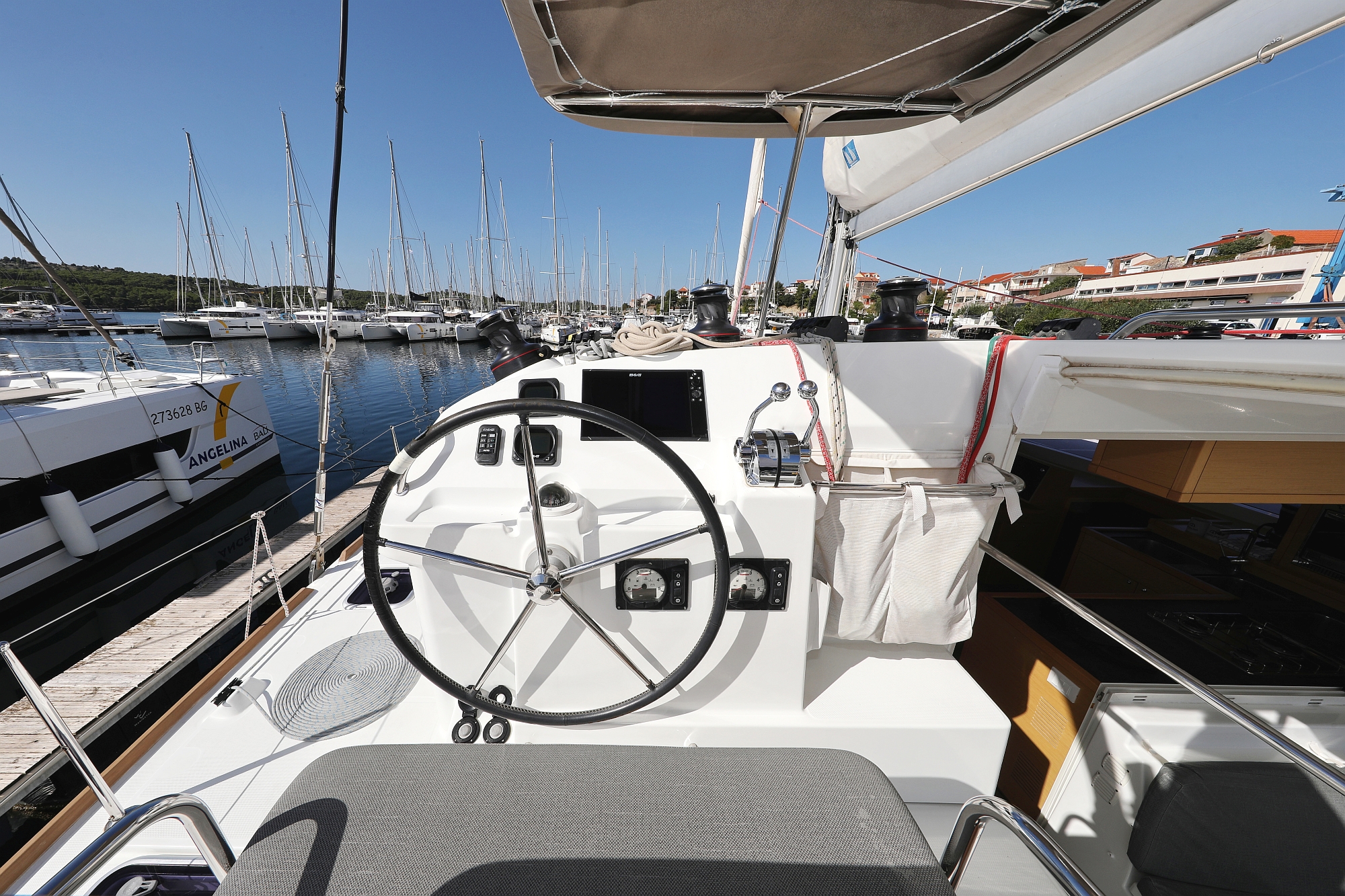 Lagoon 400 S2 - 4 + 2 cab. — photo 8