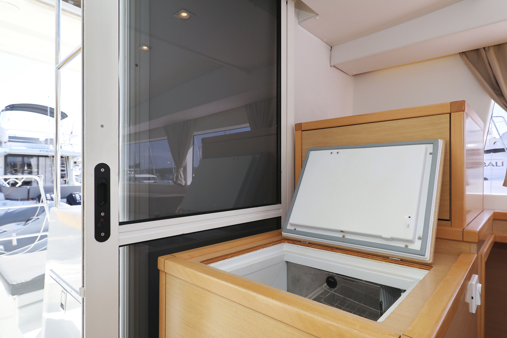 Lagoon 400 S2 - 4 + 2 cab. — photo 36