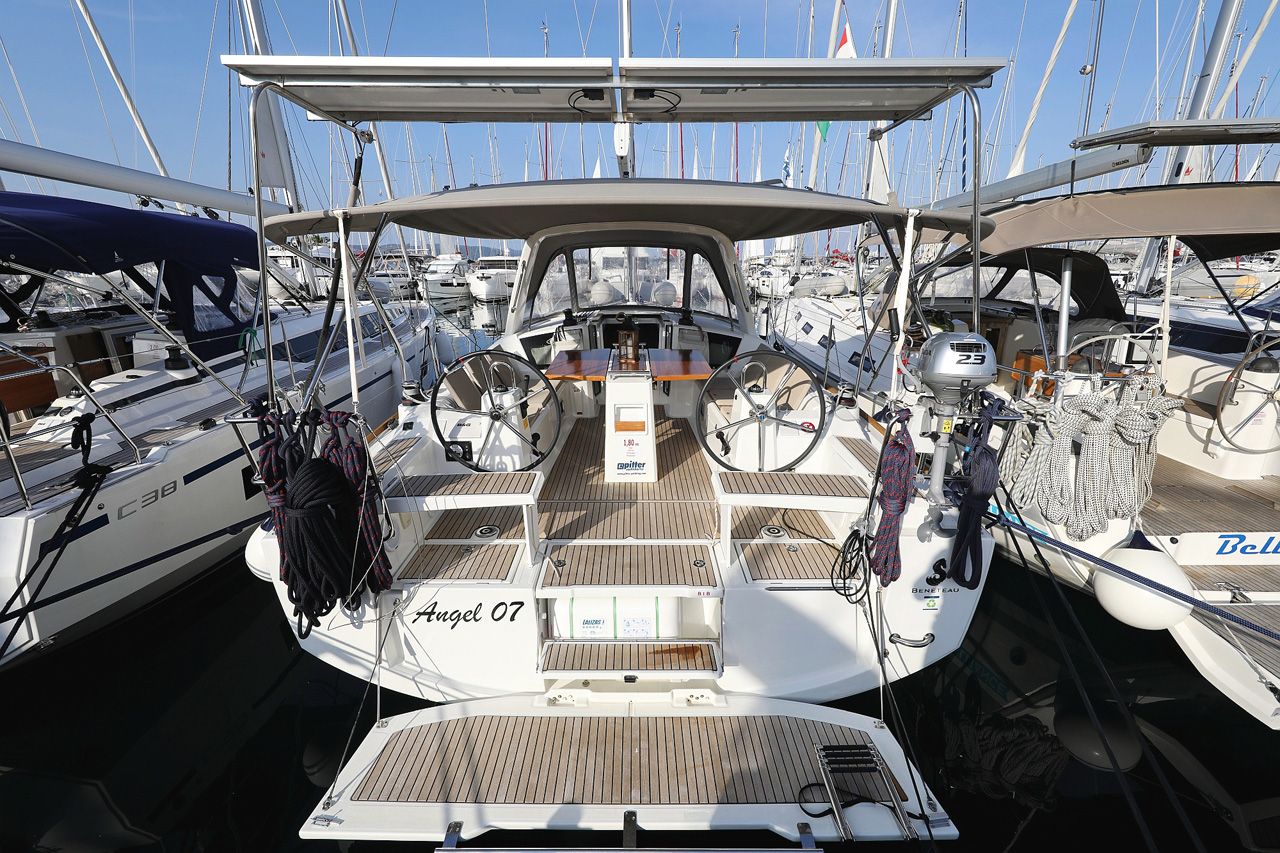 Oceanis 38.1 — photo 1