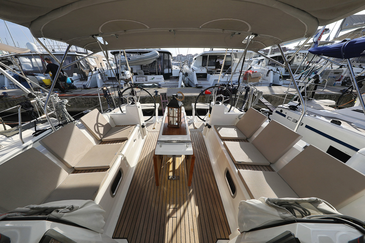 Oceanis 38.1 — photo 9