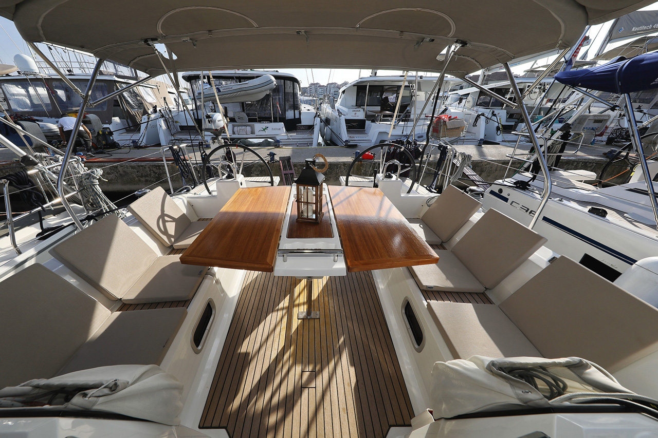Oceanis 38.1 — photo 10
