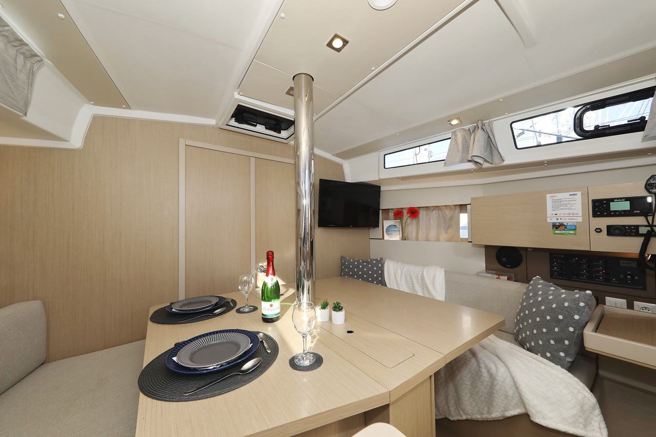 Oceanis 38.1 — photo 13