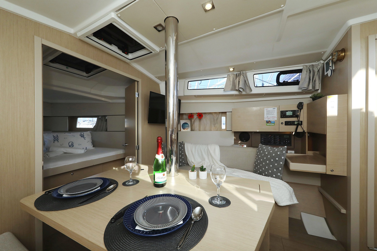 Oceanis 38.1 — photo 14
