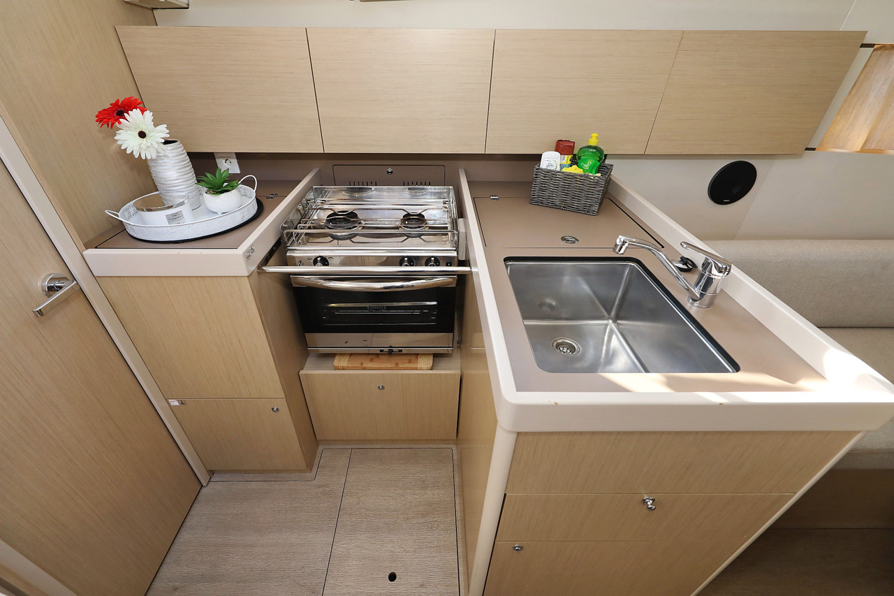 Oceanis 38.1 — photo 17