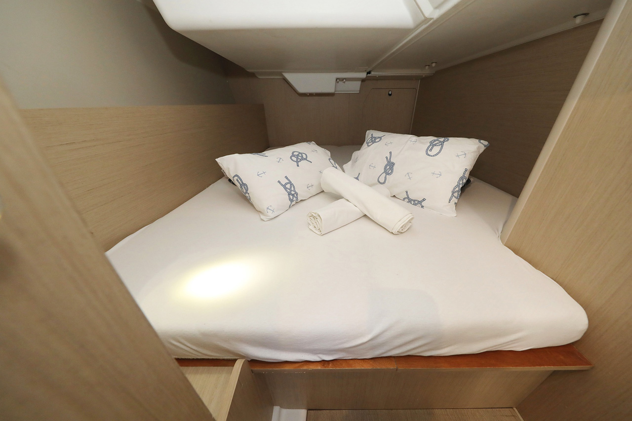 Oceanis 38.1 — photo 21