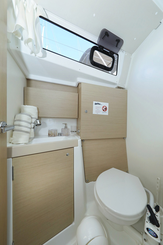 Oceanis 38.1 — photo 25