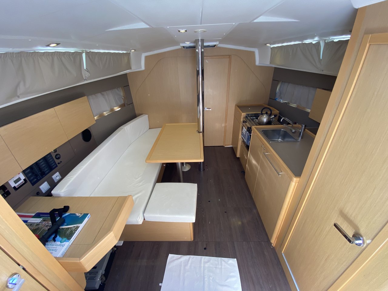 Oceanis 38 - 3 cab. — photo 9