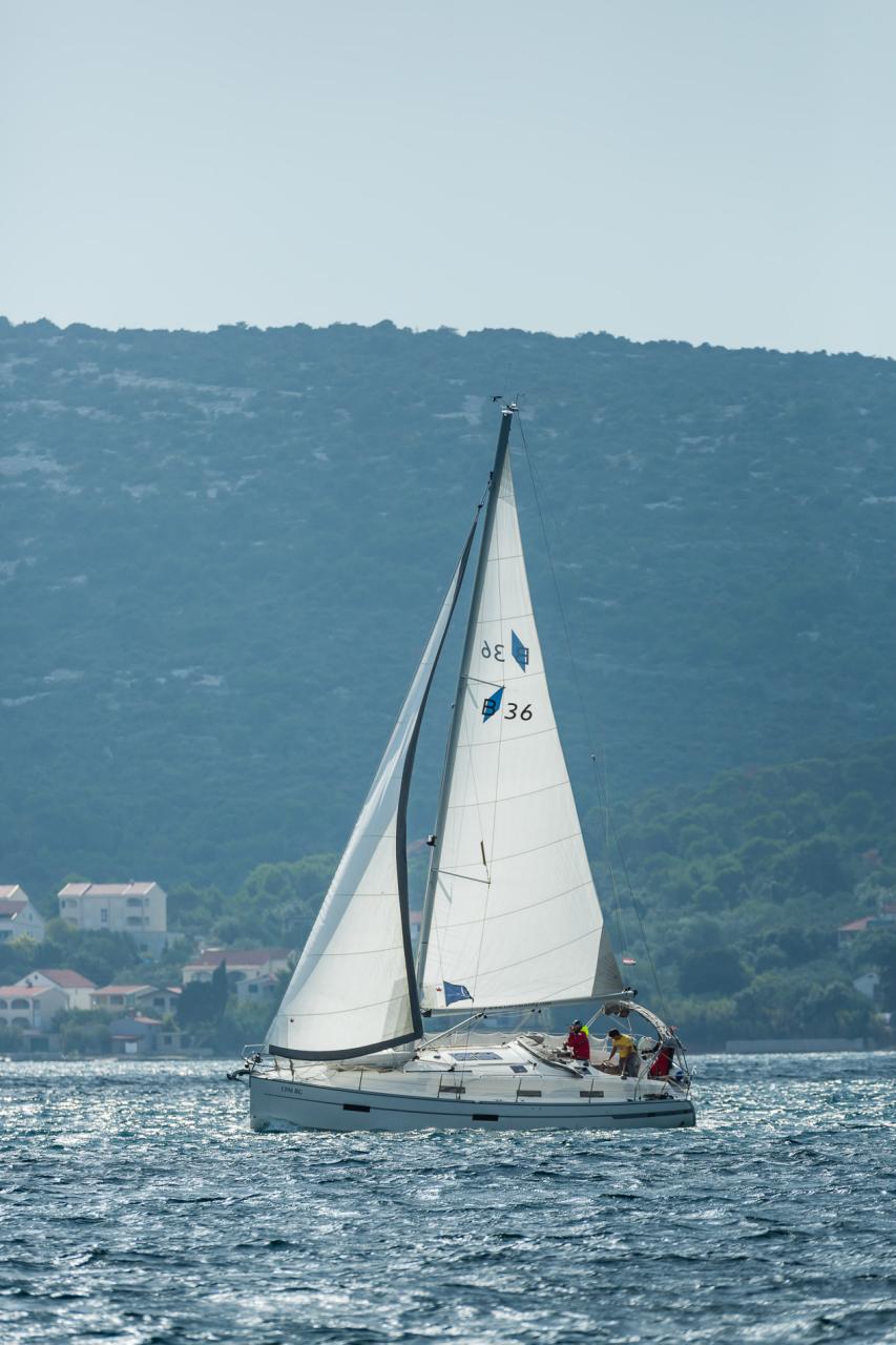 Bavaria Cruiser 36 — photo 8