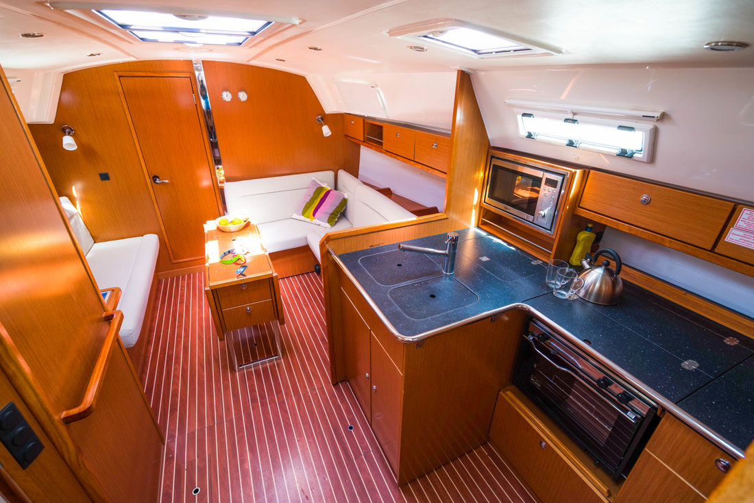 Bavaria Cruiser 36 — photo 12