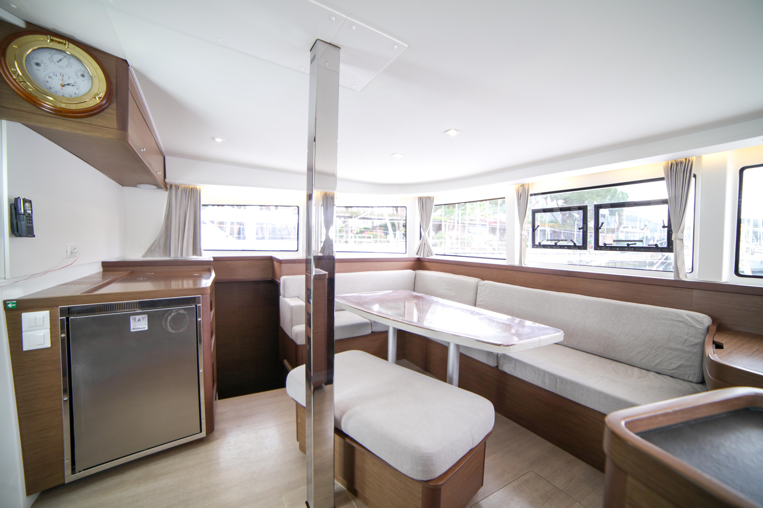 Lagoon 42 - 4 + 2 cab. — photo 9