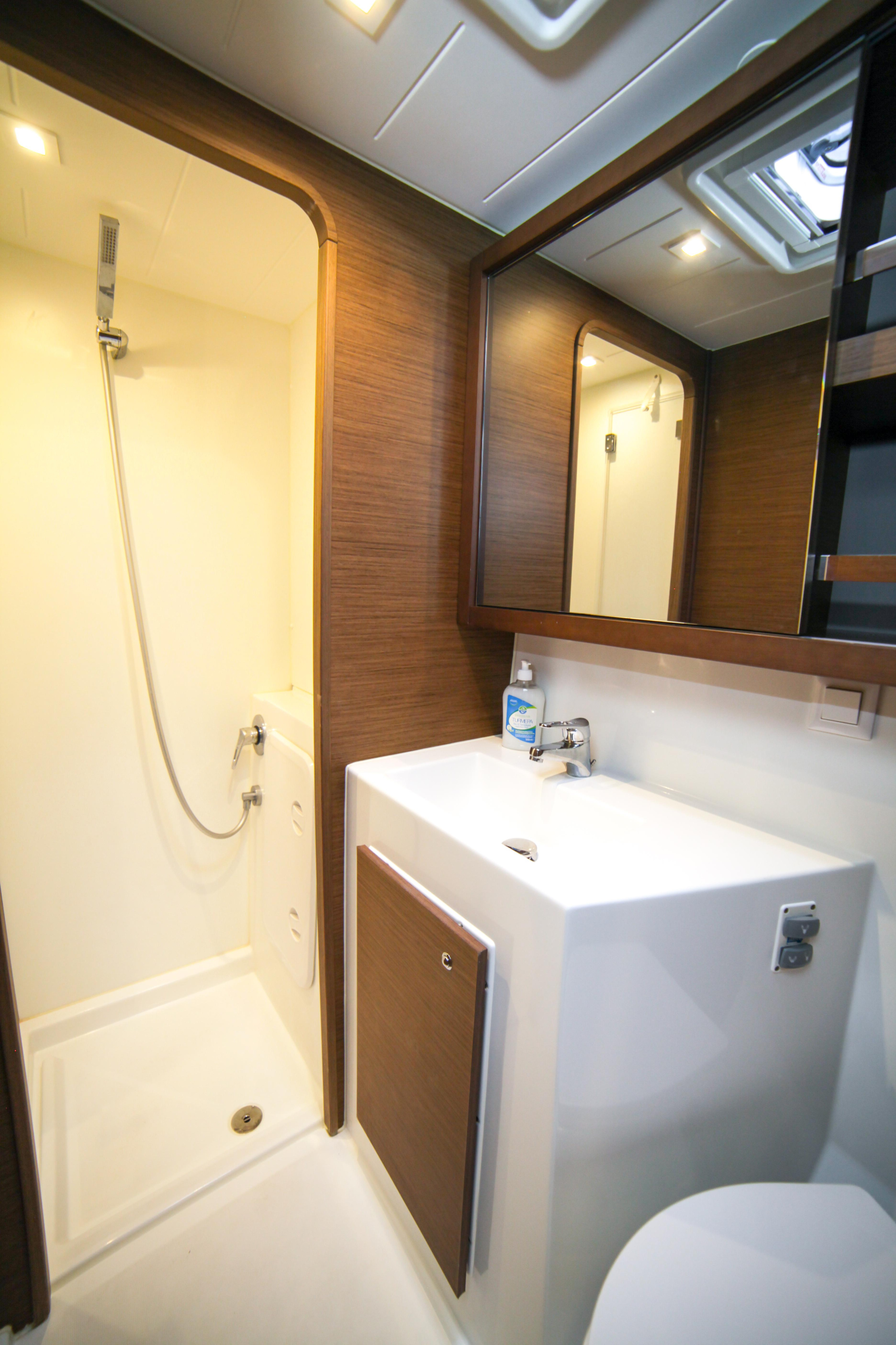 Lagoon 42 - 4 + 2 cab. — photo 18