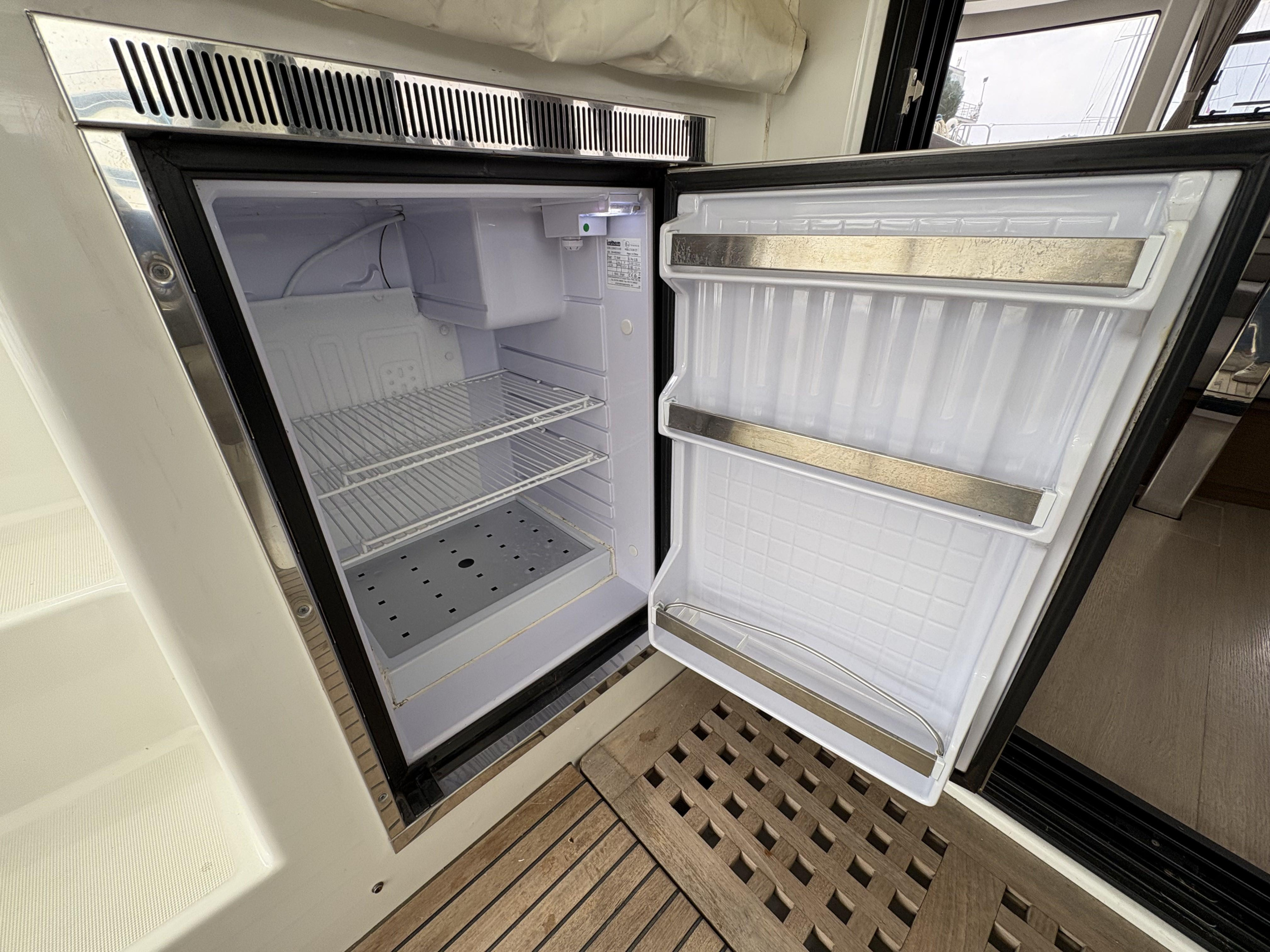 Lagoon 42 - 4 + 2 cab. — photo 19