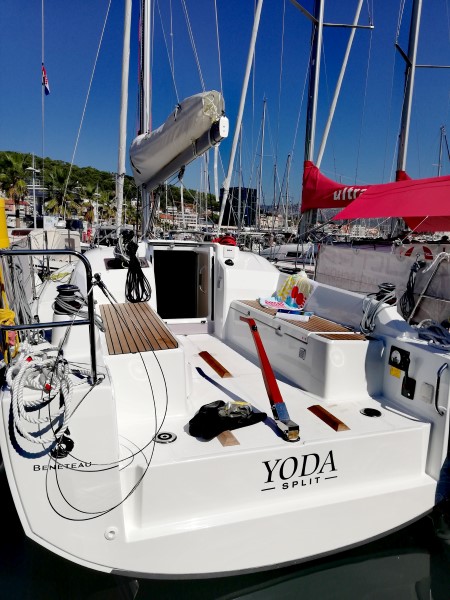 Oceanis 30.1 — photo 1