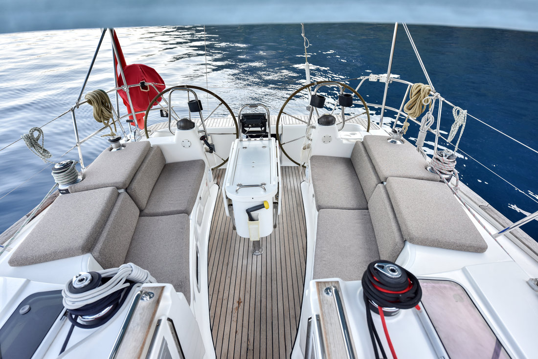 Bavaria 44 — photo 4