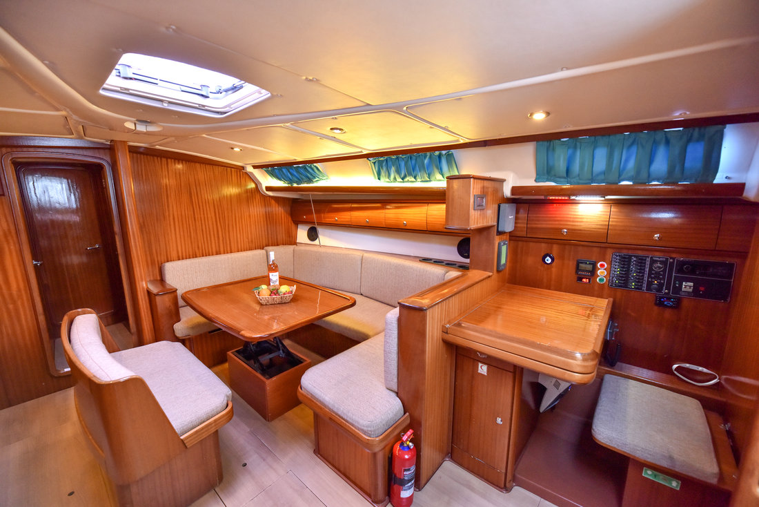 Bavaria 44 — photo 5