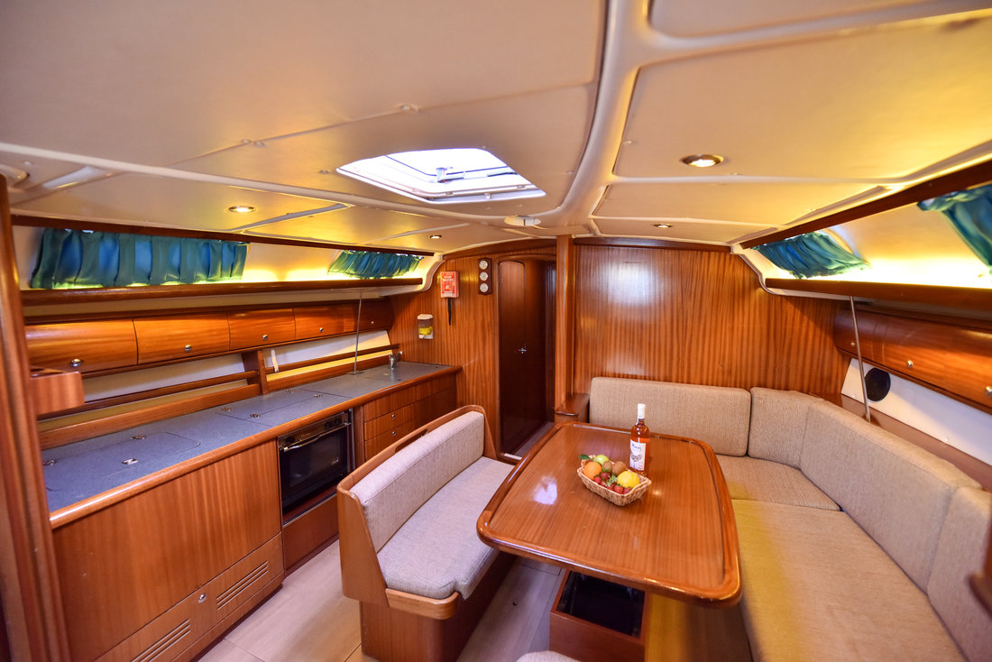 Bavaria 44 — photo 6