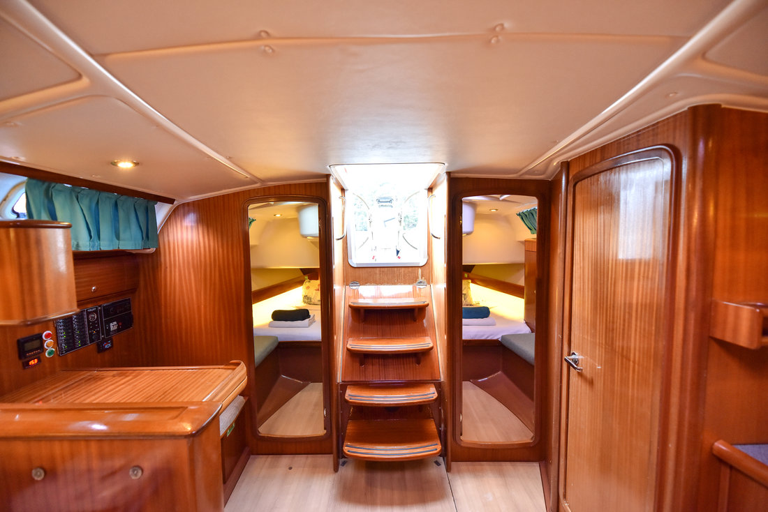 Bavaria 44 — photo 7