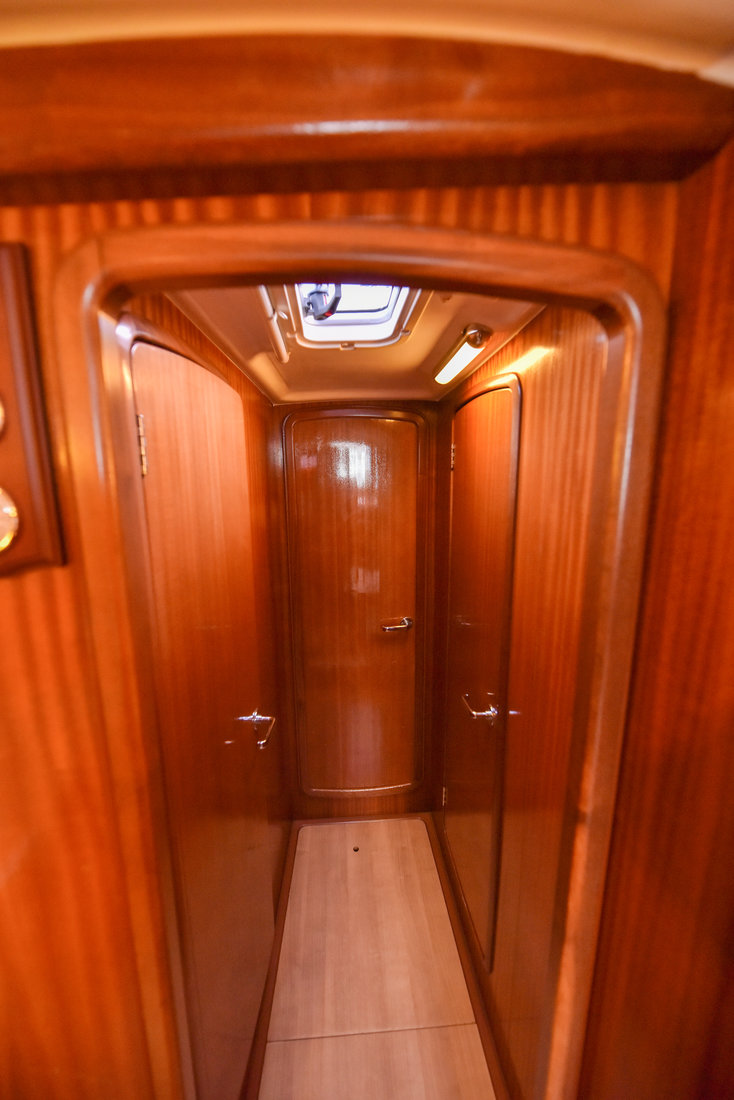 Bavaria 44 — photo 9