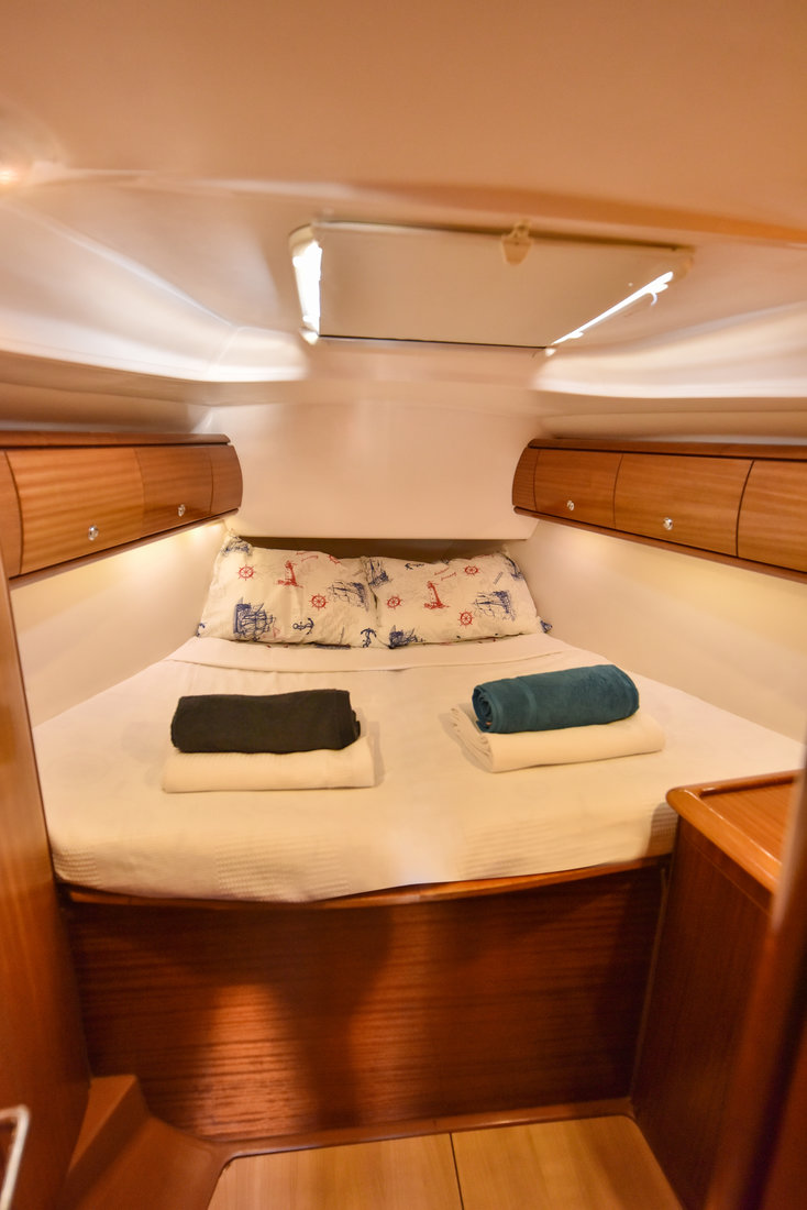 Bavaria 44 — photo 12