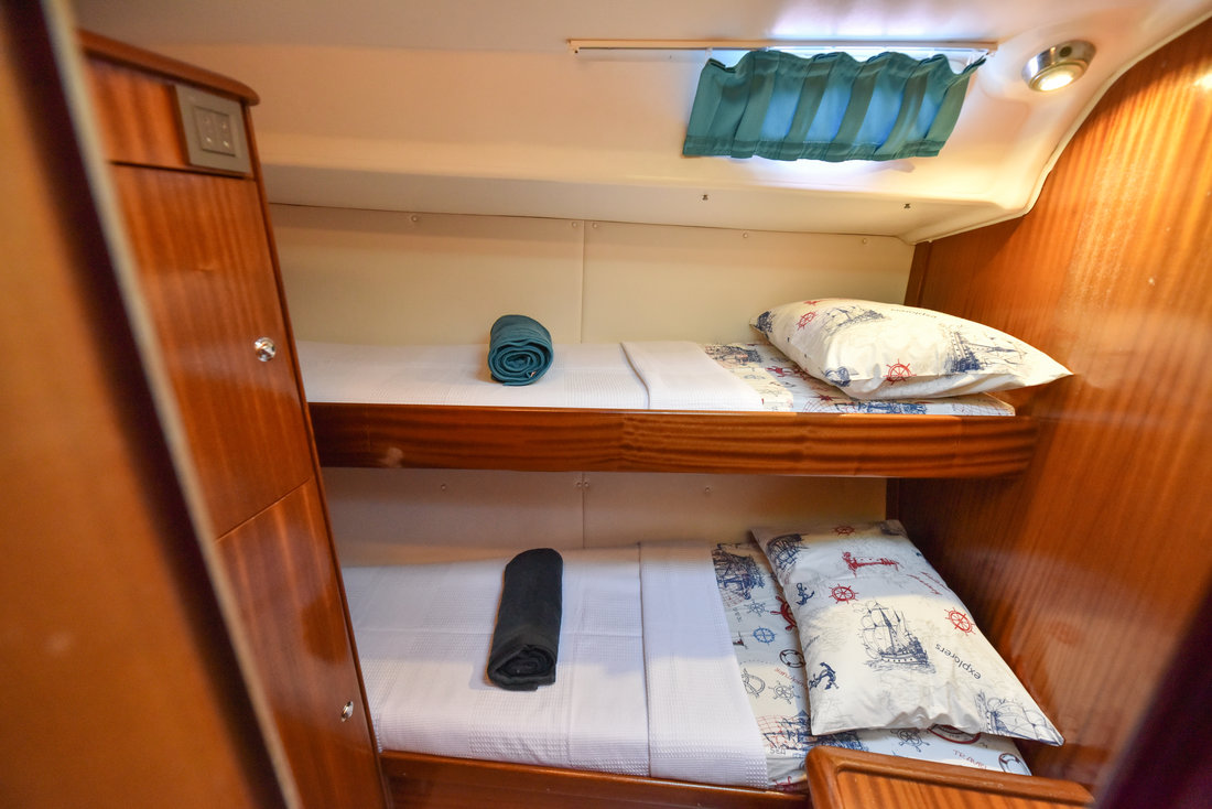 Bavaria 44 — photo 13