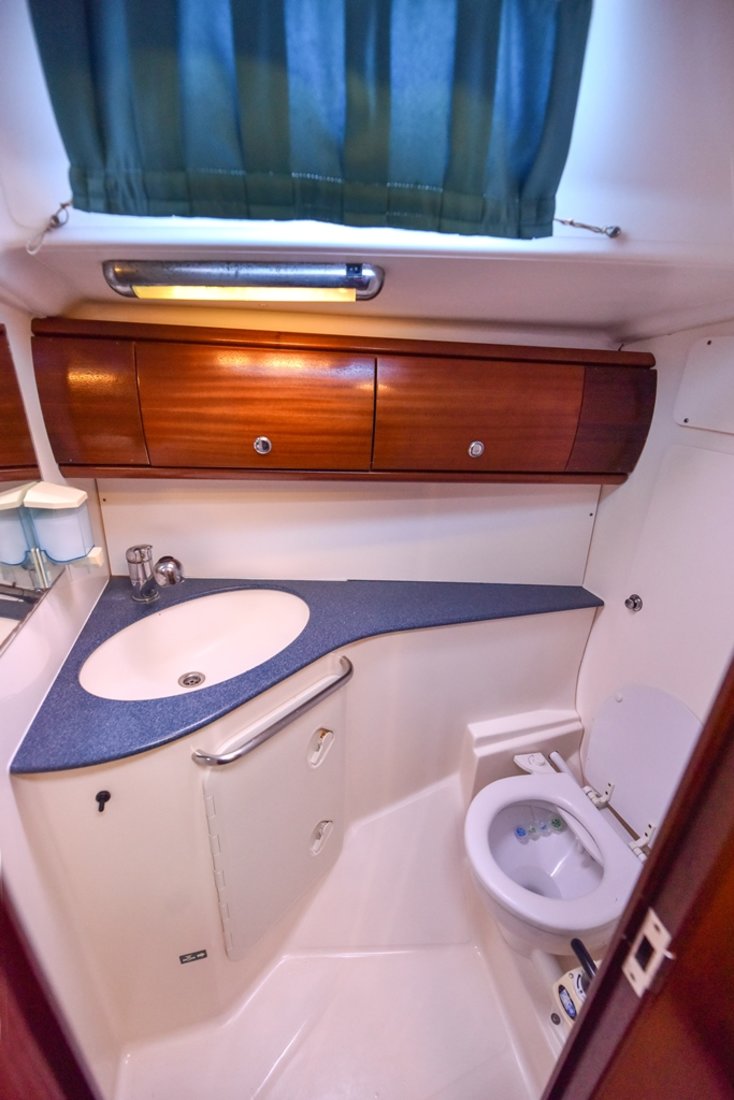 Bavaria 44 — photo 14