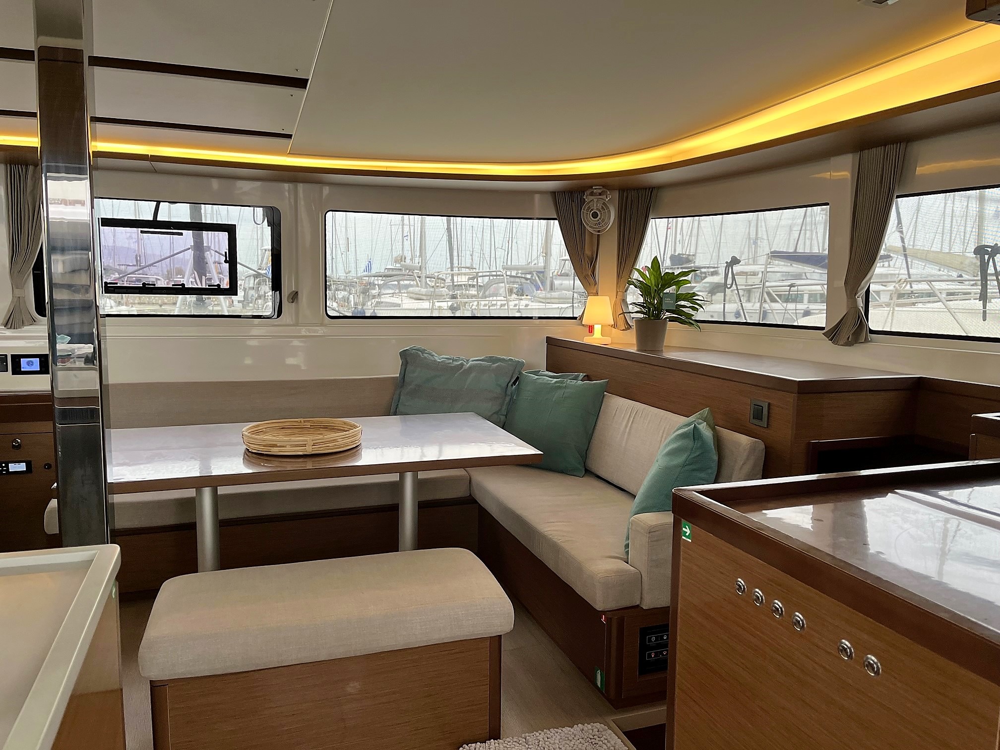 Lagoon 46 - 4 + 2 cab. — photo 10
