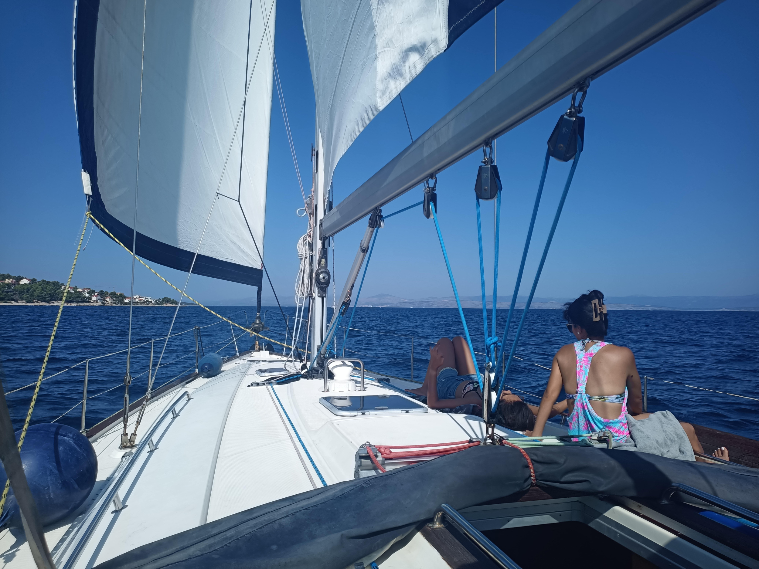 Bavaria 44 — photo 8
