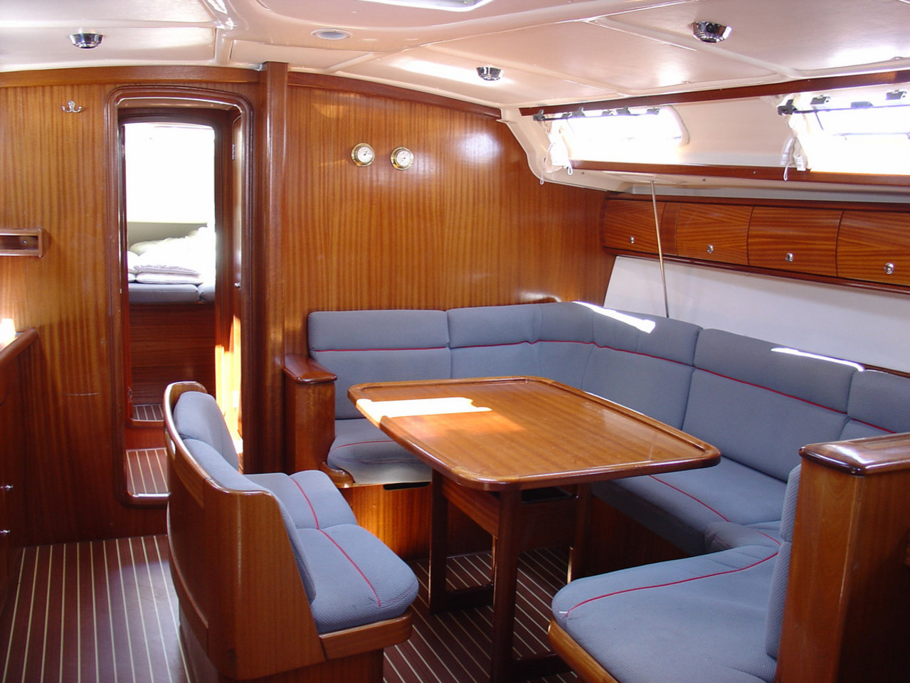 Bavaria 44 — photo 23