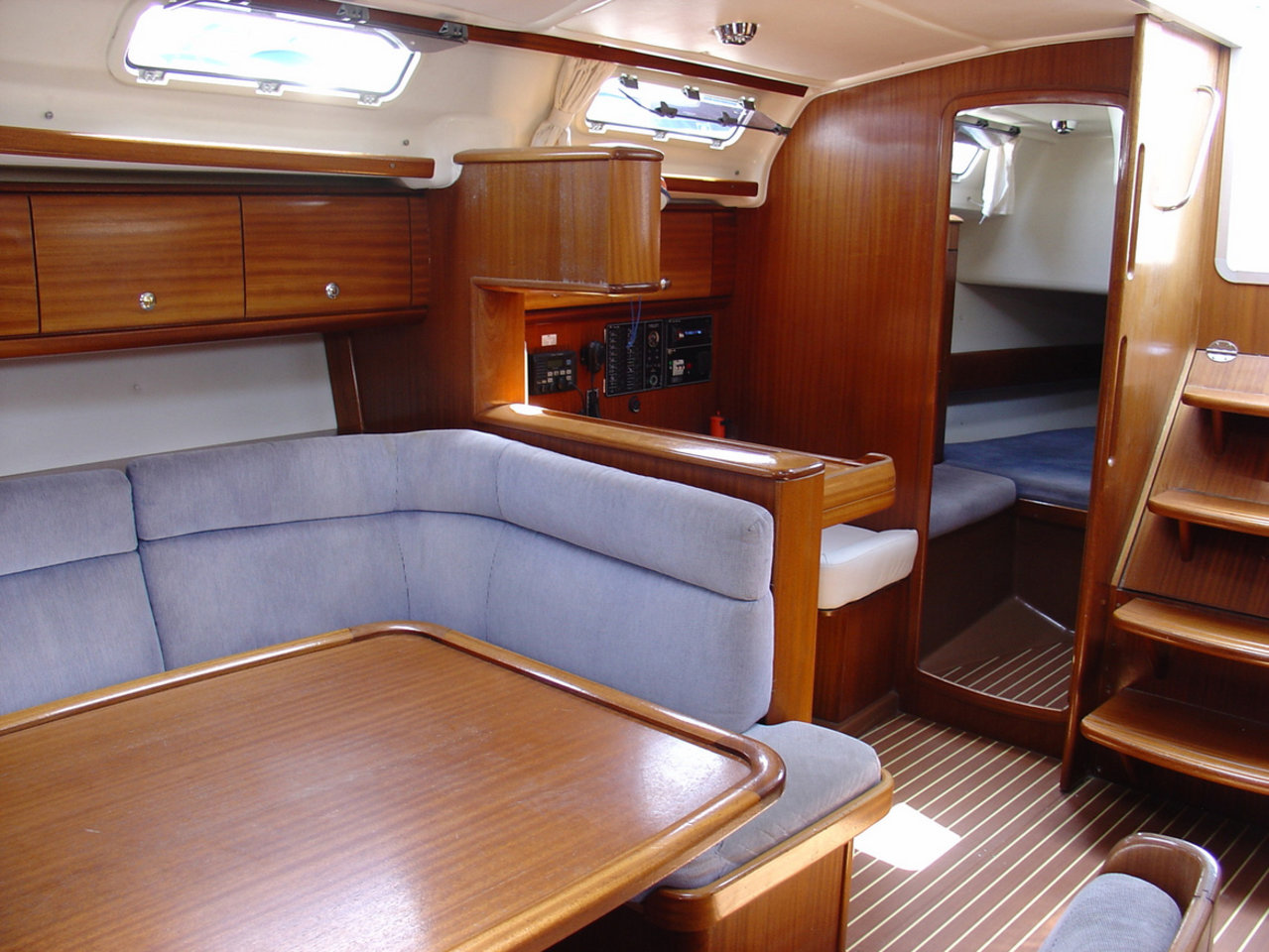 Bavaria 44 — photo 24