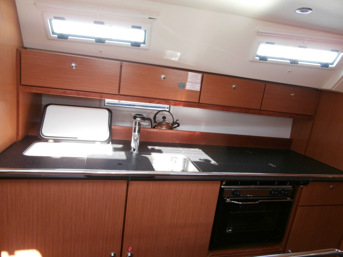Bavaria Cruiser 40 — photo 6