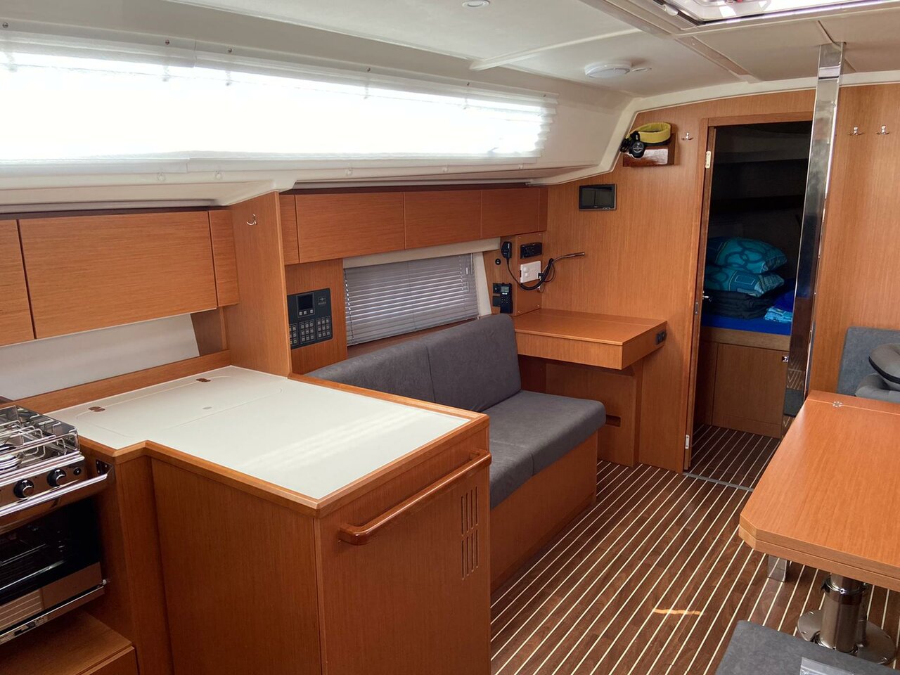Bavaria C42 — photo 5