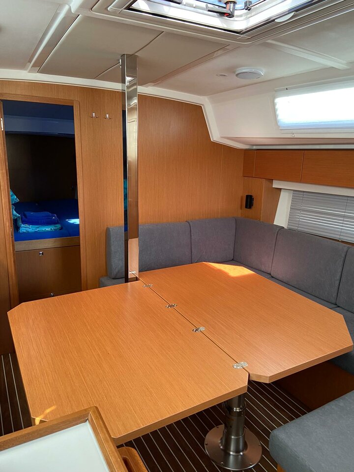 Bavaria C42 — photo 7