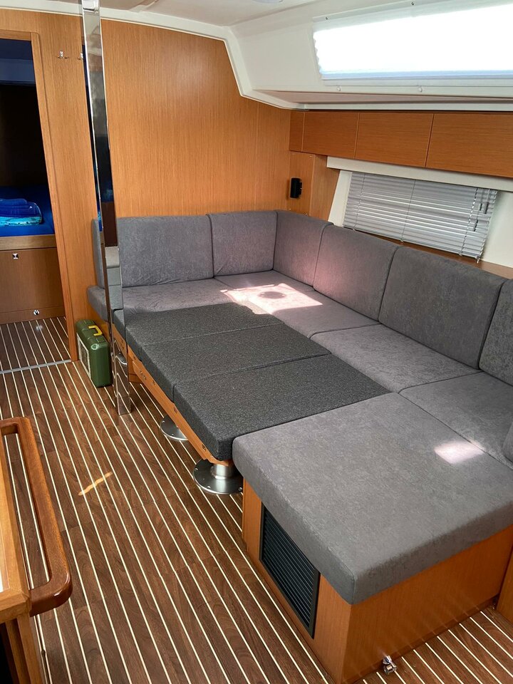 Bavaria C42 — photo 8
