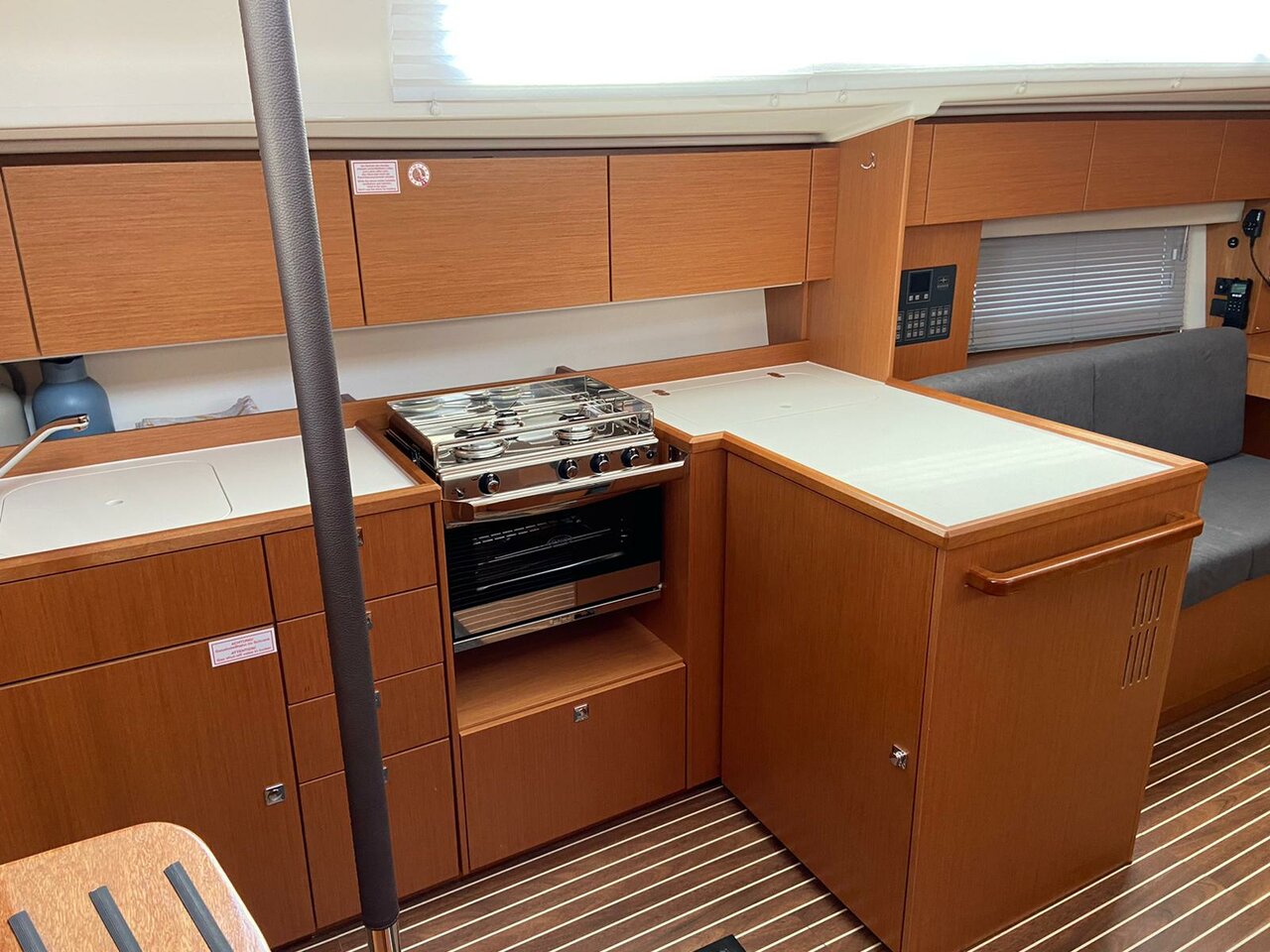 Bavaria C42 — photo 10
