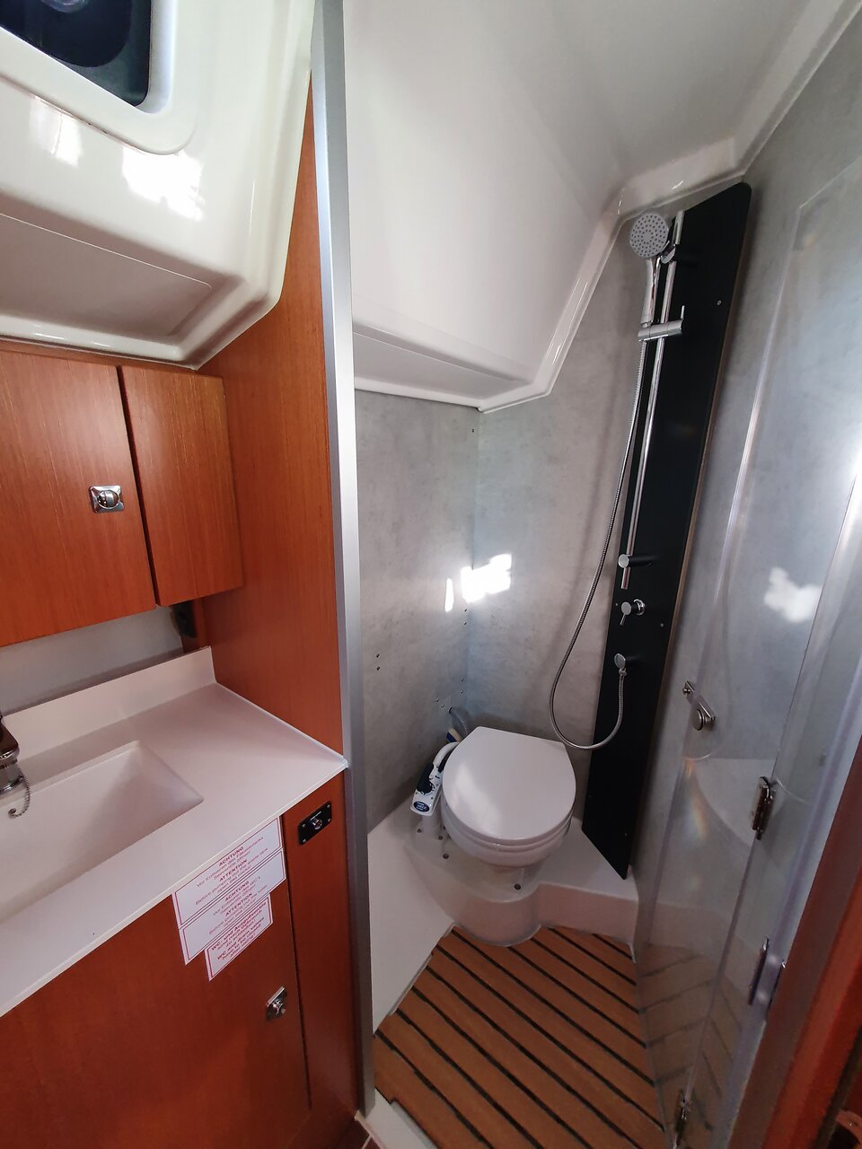 Bavaria C42 — photo 15