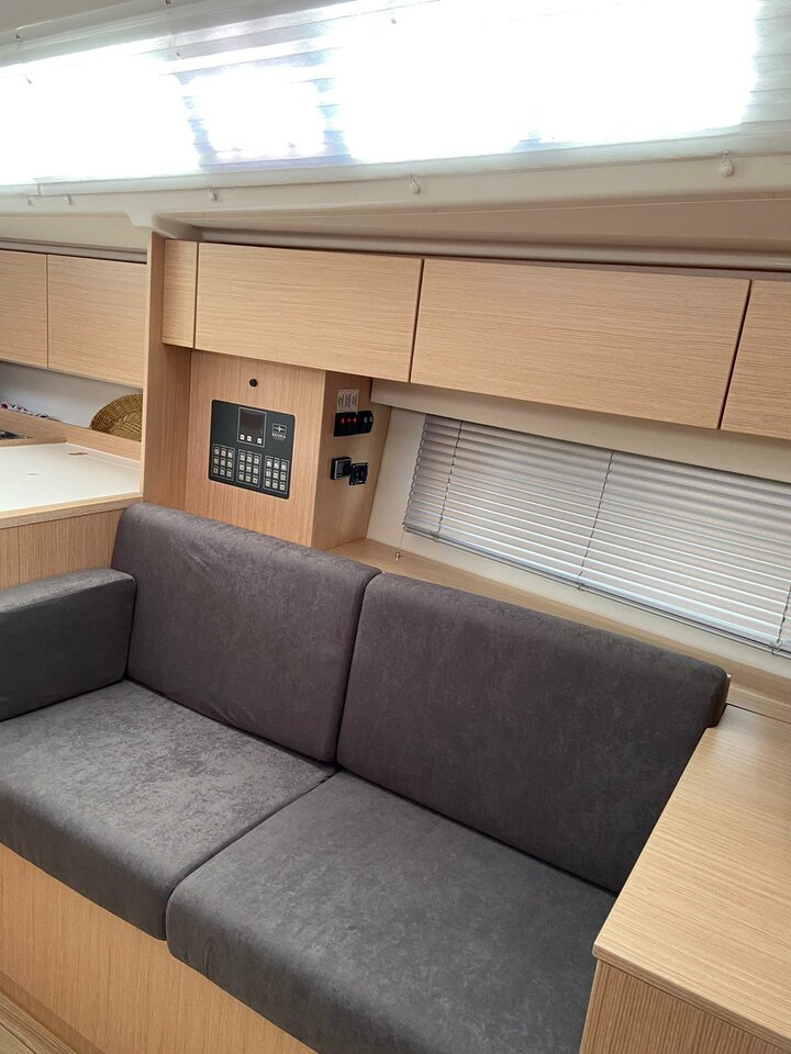 Bavaria C42 — photo 7