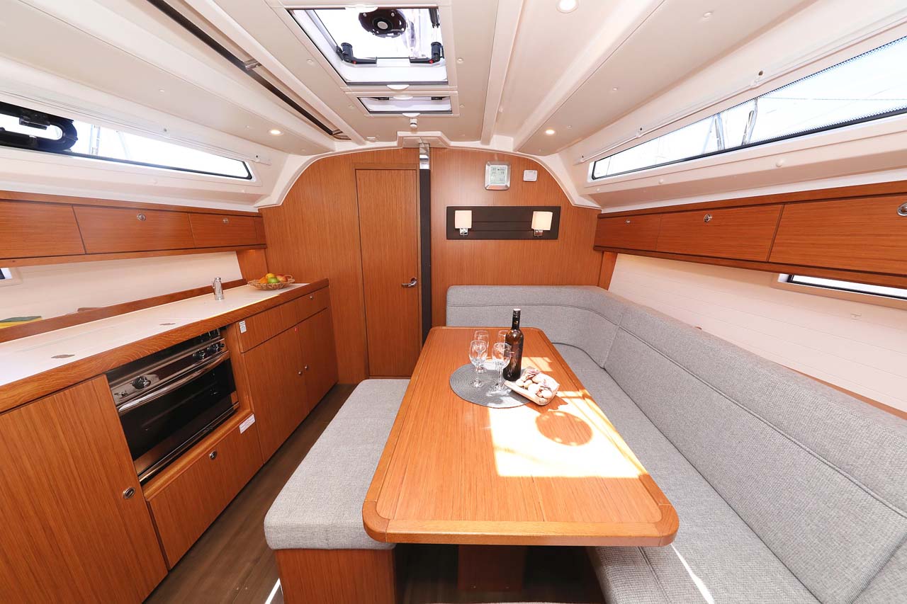 Bavaria Cruiser 41 Style — photo 11