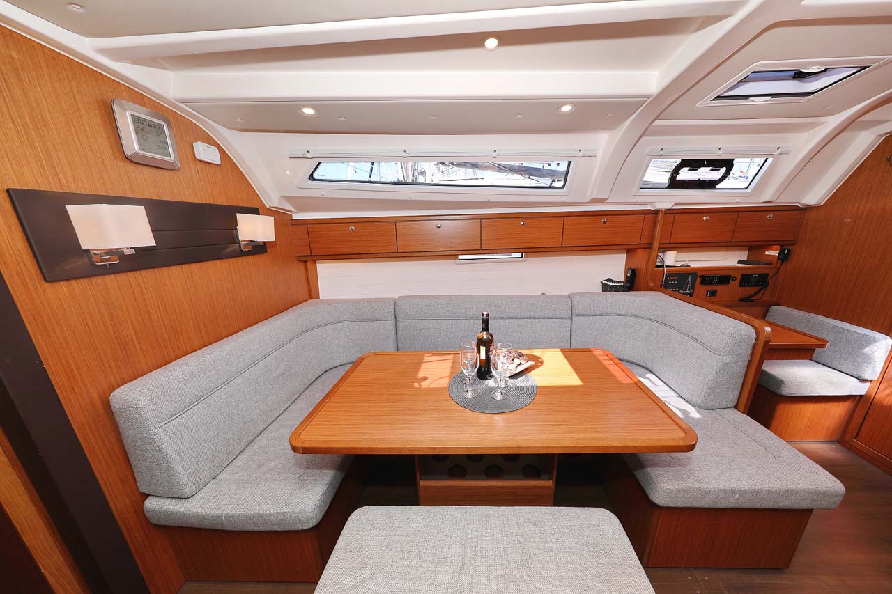 Bavaria Cruiser 41 Style — photo 13
