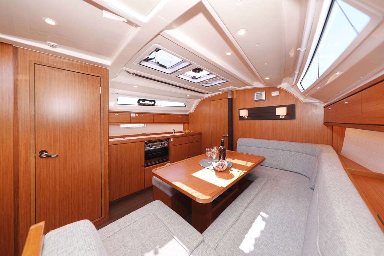 Bavaria Cruiser 41 Style — photo 14
