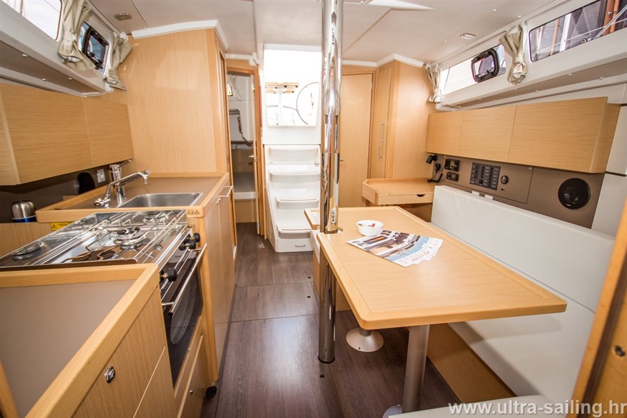 Oceanis 35 — photo 8