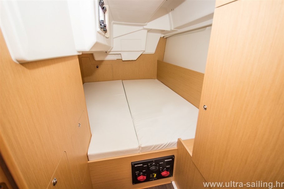 Oceanis 35 — photo 11