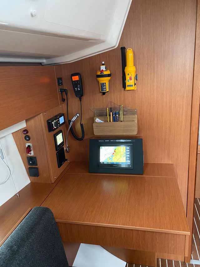 Bavaria C42 — photo 6