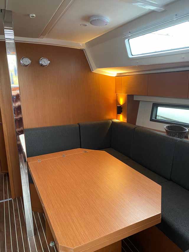 Bavaria C42 — photo 7