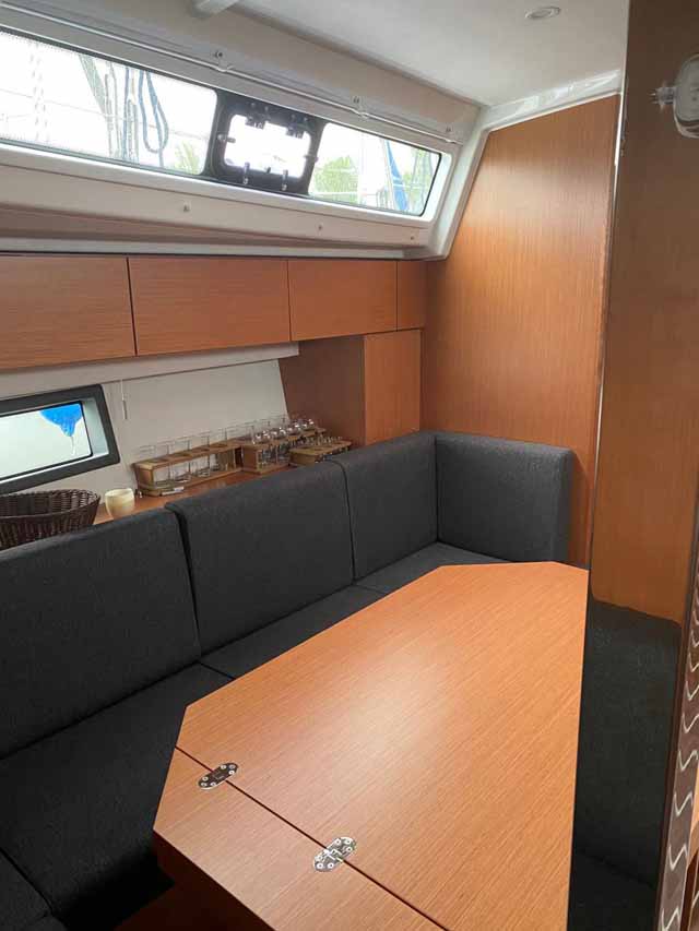 Bavaria C42 — photo 8